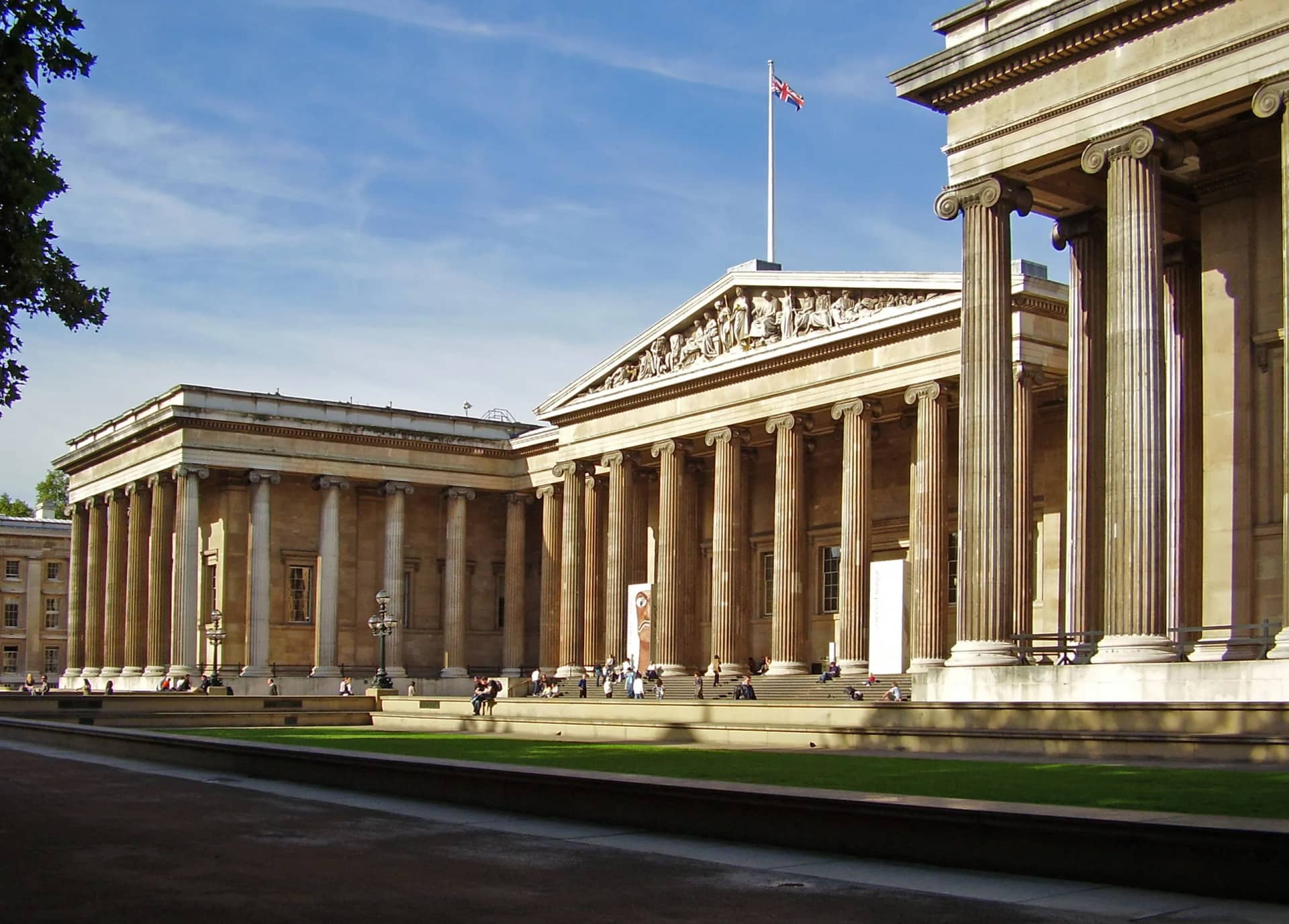 The British Museum: Empire, Controversy, and the Rosetta Stone