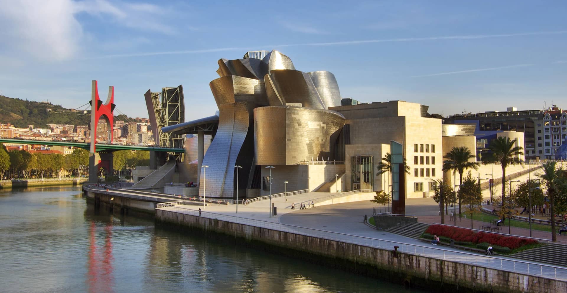 The Guggenheim Bilbao: When the Building Is the Artwork