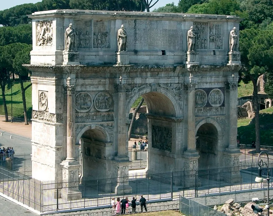 The Arch of Constantine in Rome, the kind of monument that Smarthistory videos are filmed in front of, demonstrating the channel's conversational, in-front-of-the-art format