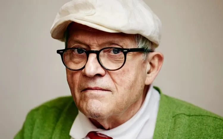 Portrait photograph of David Hockney
